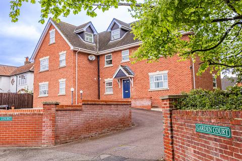 2 bedroom flat for sale, Horning Road West, Norwich NR12