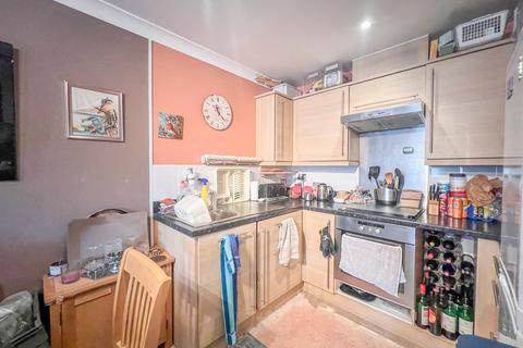 2 bedroom flat for sale, Boleyn House, Roche Close, Rochford