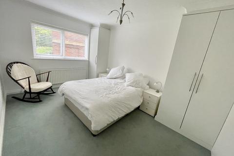 2 bedroom ground floor flat for sale, York Road, Broadstone