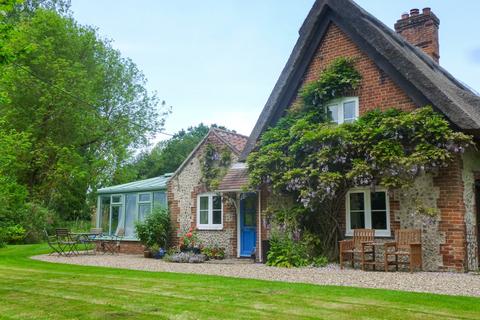 2 bedroom semi-detached house for sale, Hanworth