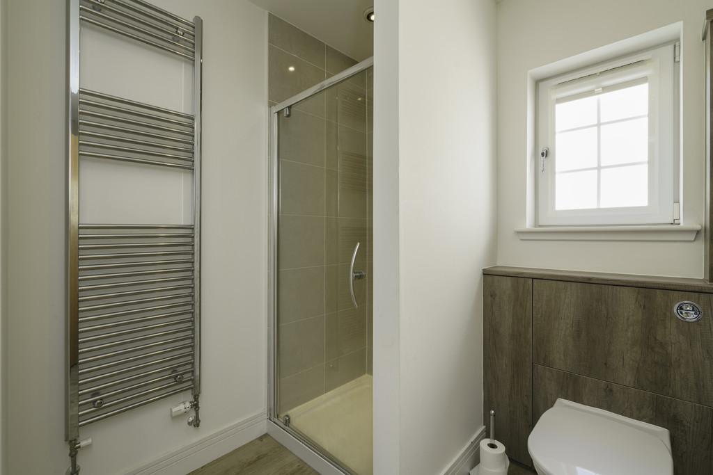 31. Bathroom angle 1