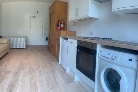 Studio to rent, Fordwych Road, North West London NW2