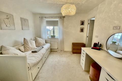 3 bedroom semi-detached house for sale, Kensington Close, Donington