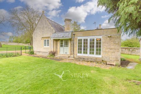 2 bedroom detached bungalow to rent, Walcot Road, Stamford PE9