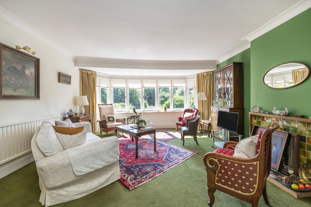Strawberry Hill Road, Twickenham 3 bed flat for sale £785,000