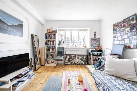 1 bedroom flat for sale, Brockham Drive, Brixton Hill, London, SW2