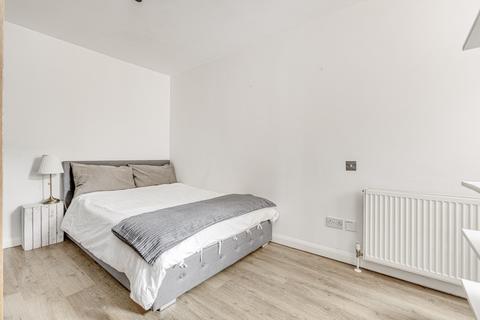 1 bedroom flat for sale, Lillie Road, London