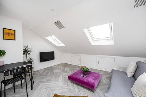 2 bedroom flat to rent, Kenworthy Road, Hackney, London, E9