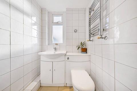 30 Chapter Chambers, London, SW1P 4NN