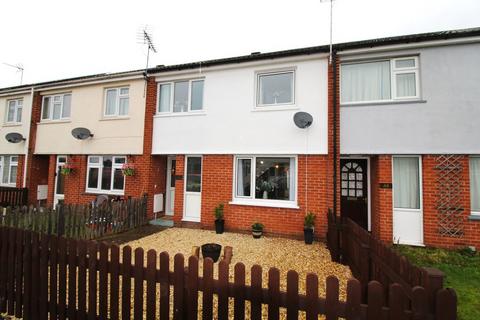 3 bedroom terraced house to rent, Windsor Close, Collingham