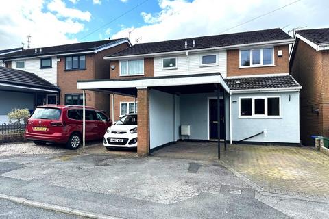 3 bedroom semi-detached house to rent, Clough Fold Road, Gee Cross