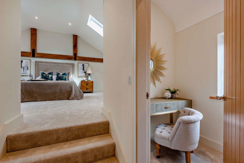 Master Bedroom (2)