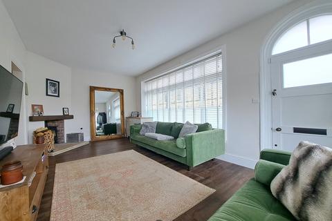 2 bedroom end of terrace house for sale, Katherine Street, Saltaire, West Yorkshire