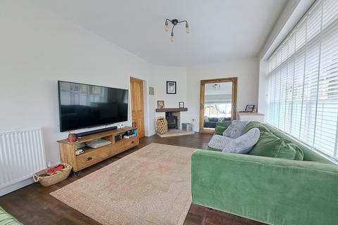 2 bedroom end of terrace house for sale, Katherine Street, Saltaire, West Yorkshire