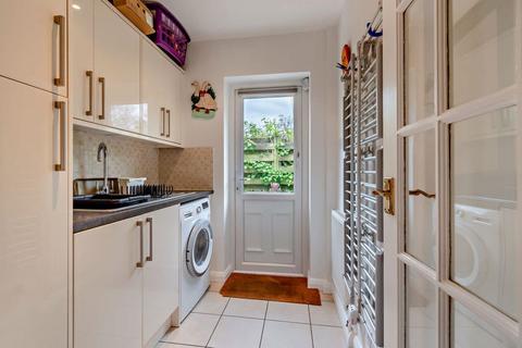 8 Milburn Walk, Epsom, KT18 5JN