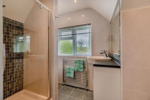 8 Milburn Walk, Epsom, KT18 5JN