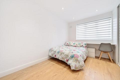 2 bedroom maisonette for sale, Colyer Close, London SE9