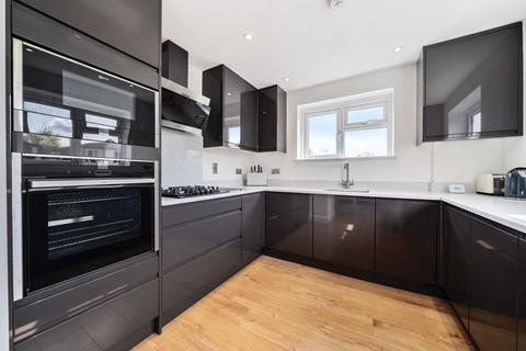 46 Colyer Close, London, SE9 3QG