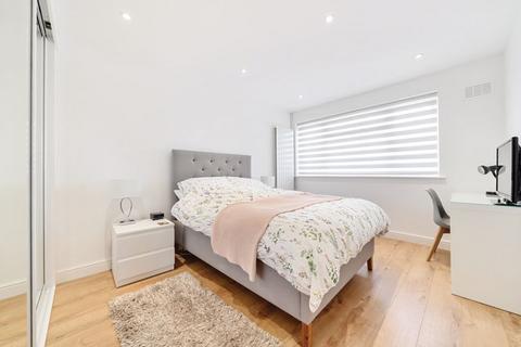 46 Colyer Close, London, SE9 3QG