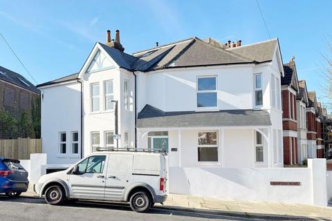 4 bedroom terraced house for sale, Lowther Road, Brighton