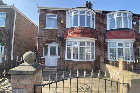 3 bedroom semi-detached house to rent, Westbourne Grove, South Bank, Middlesbrough TS6 0AE