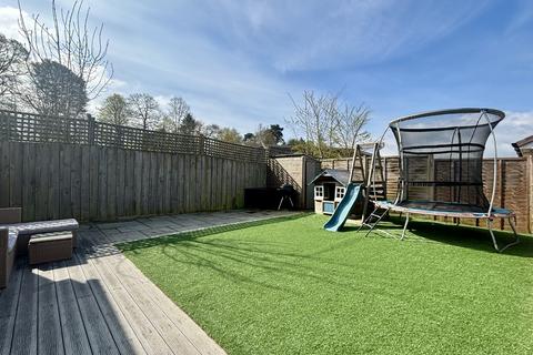8 Calgary Gardens, Liphook, GU30 7TH