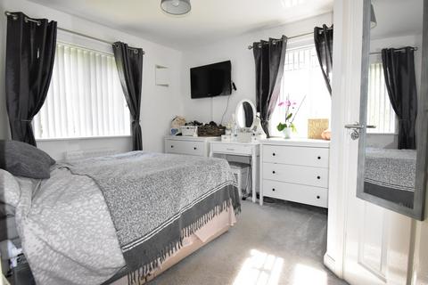 3 bedroom end of terrace house for sale, Crown Walk, Tewkesbury GL20