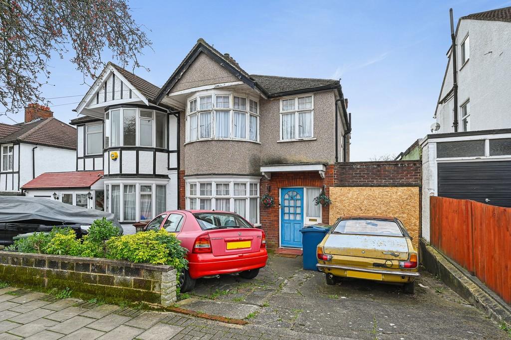Weighton Road, Harrow 3 bed semidetached house for sale £600,000