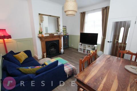 2 bedroom terraced house to rent, Manchester Road, Rochdale OL11