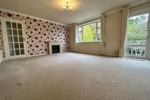 2 bedroom apartment to rent, Sanderstead Court, Addington Road, South Croydon