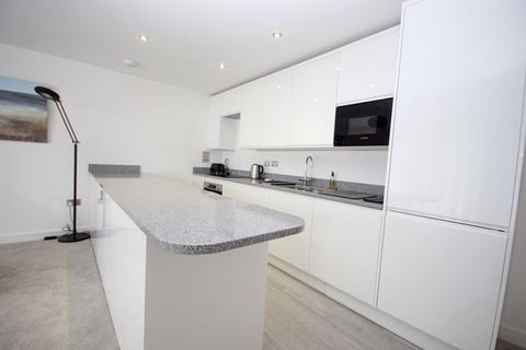 2 bedroom ground floor flat for sale, Admirals Court, Lee-On-The-Solent, PO13