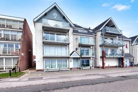 2 bedroom ground floor flat for sale - Admirals Court, Lee-On-The-Solent, PO13