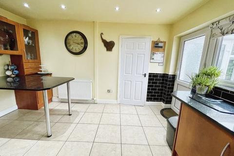 40 Cotswold Crescent, Bury, BL8 1QP