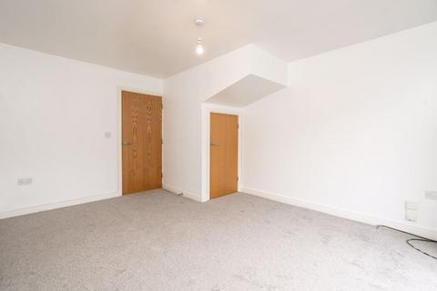 4 bedroom mews to rent, Peveril Street, Bolton, Lancashire *Available NOW*