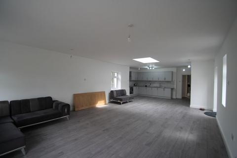 1 bedroom in a house share to rent, Imperial Drive, Harrow
