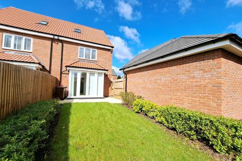 3 bedroom semi-detached house to rent, Boyd Road, Melton Mowbray