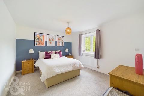 3 bedroom semi-detached house for sale, Falcon Crescent, Costessey, Norwich