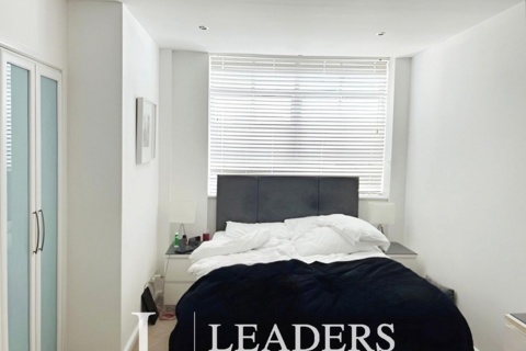 2 bedroom apartment to rent, North Street