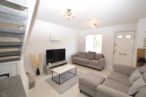 2 bedroom property to rent, Peto Avenue, Colchester CO4