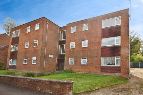 2 bedroom flat for sale, Ayleswade Road, Salisbury                                                                           *VIDEO TOUR*