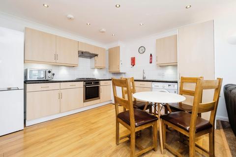 2 bedroom flat to rent, Lacewing Close