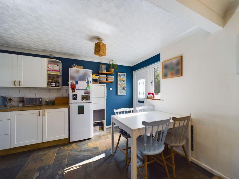 Lounge to Kitchen