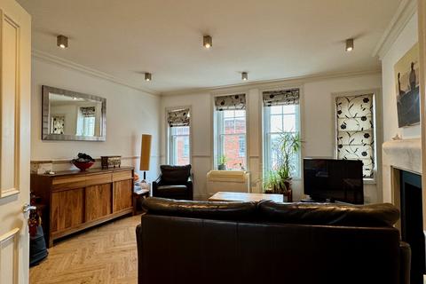 2 bedroom flat to rent, Heath Street, NW3