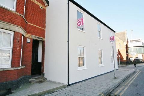 Studio to rent, Bennington Street, Cheltenham GL50
