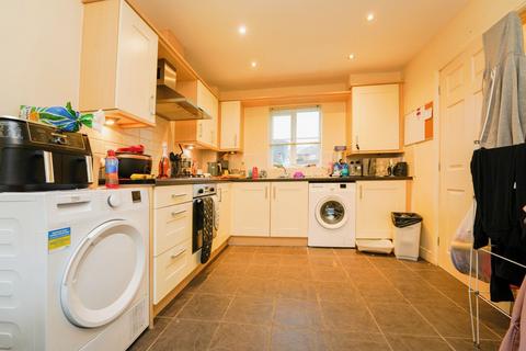 3 bedroom semi-detached house to rent, Wade Road, Redhouse, Swindon