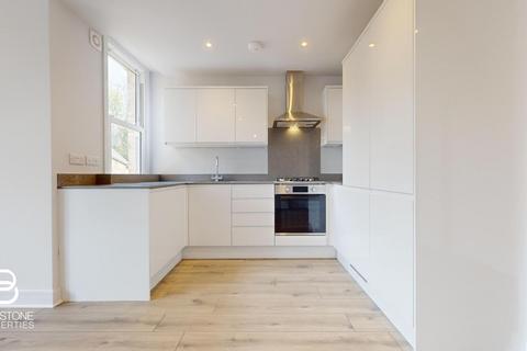 3 bedroom apartment to rent, Temple Road, Croydon