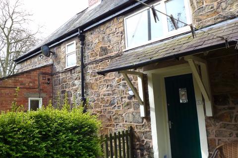 2 bedroom end of terrace house to rent, Chirk, Wrexham