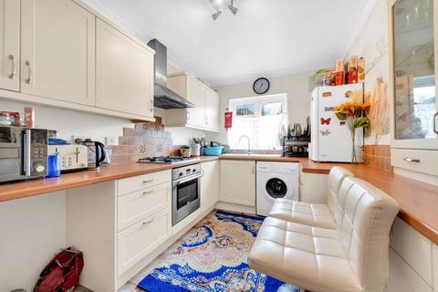 3 bedroom flat for sale, Homesdale Road, Bromley