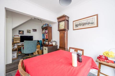 25 Brookside Road, Standish, Wigan, WN1 2TZ