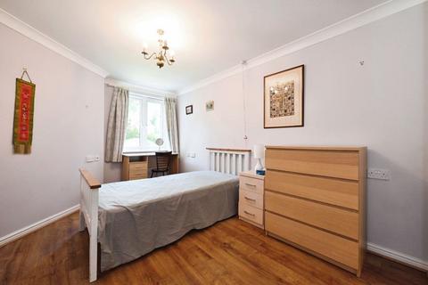 1 bedroom flat for sale, 405-411 Reading Road, Wokingham RG41